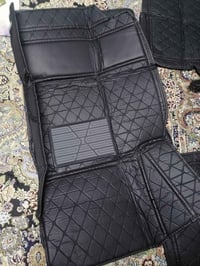 مجموعة فرشات أرضية للسيارة (Car Floor Mats) بتصميم مطرز، وجلد اصلي 🔺 ا...