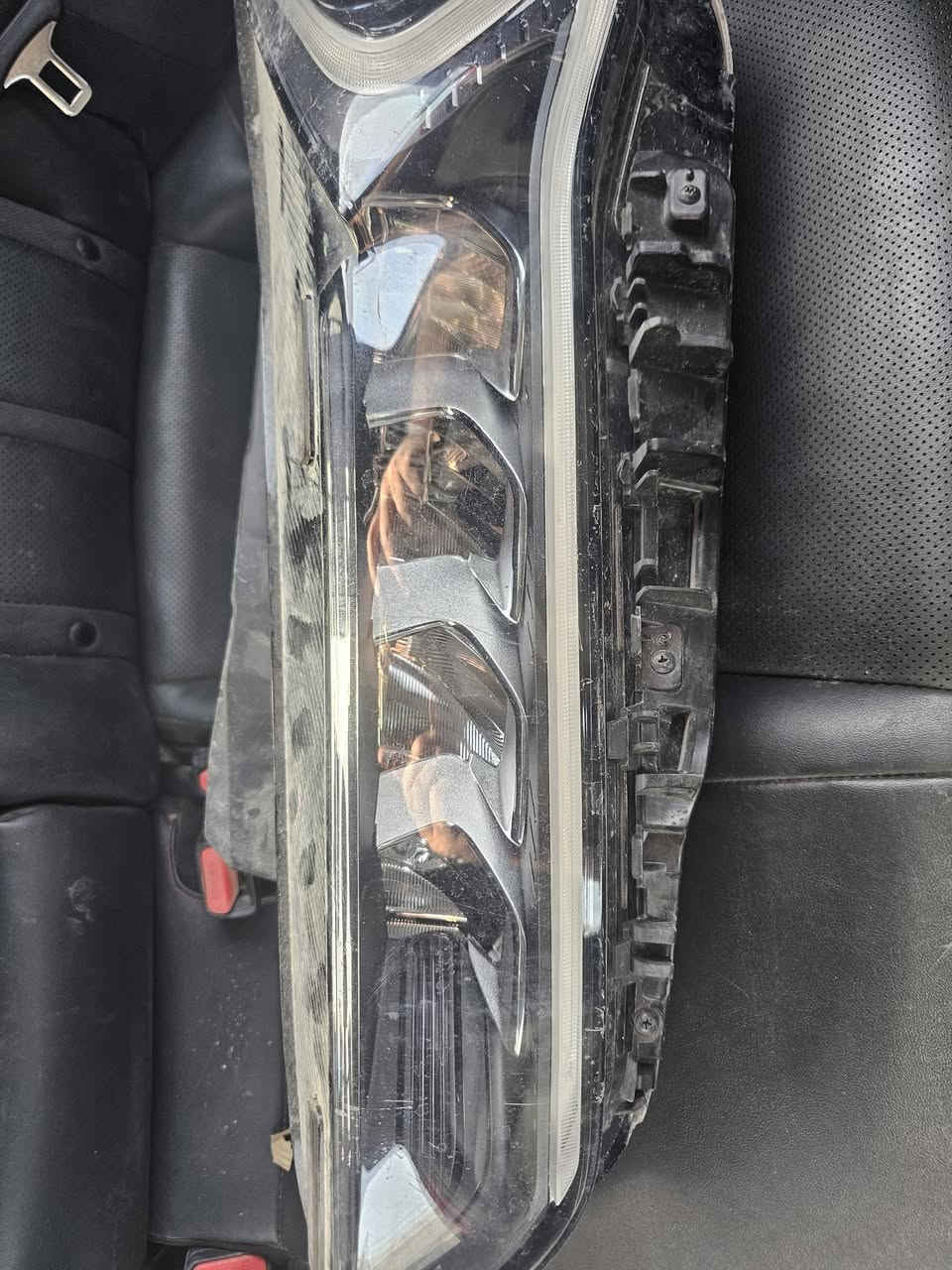 السلام عليكم
السلام عليكم 
لايت كي فايف 4 عدسات امريكي فاتحة من سيارة شرط الفحص ب500.000 الف دينار
للاستفسار ***********
