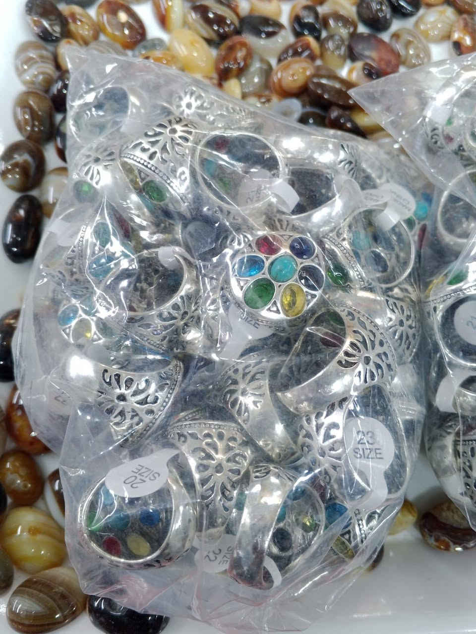 محابس انتمون ٧ شذرات ثابت الطلاء سعره المحبس ١٠٠٠ دينار جمله فقط لصحاب البيجات لناس على باب الله الفحص أمام المندوب يوجد توصيل لجميع المحافظات رقم الحجز الواتساب ***********
