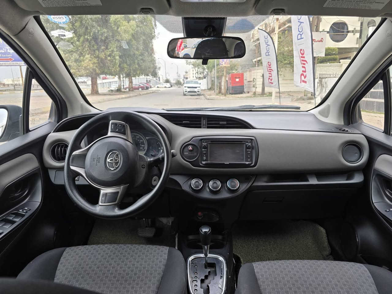 السلام عليكم.. للبيع تويوتا يارس موديل 2017، ماشية 66 ألف  السيارة لون رصاصي ونظيفة جداً. الصندوق مبدل، ويوجد تعديل بارد بسيط (هلال) في الباب الخلفي جهة السائق. غير ذلك السيارة جاهزة وما بيها أي نقص..
المواصفات:
رادار مثبت مسار 
كامرا خلفية 
تحكمات استيرن 
بطاقة بنزين 
السيارة بسمي شرط التحويل 
السعر: 100 ورقة


**إذا كنت صاحب هذا الإعلان وتريد حذفه لأي سبب، رجاءا أرسل رسالة إلى الدعم الفني**