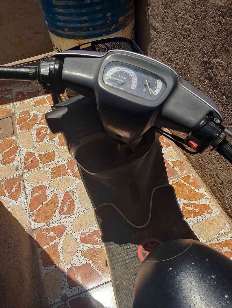 دراجه ذبانه بسعر مناسب ما مفتوحه وكامله ما بيها نقص وغراضها كلها بلاديه مو تجاريه وتشتغل سلف وتشتغل هندر وشرط على الفحص ومفوله بنزين ودهن بس تشغلها وتاخذها سعر 500الف قفل الشراي يراسلني خاص الي مو شراي لا يراسل دراجه كامله وكهربائياتها كلها شغاله بس عداد السرعه ما تشتغل وبيها ضمان على كل قطعها


**إذا كنت صاحب هذا الإعلان وتريد حذفه لأي سبب، رجاءا أرسل رسالة إلى الدعم الفني**