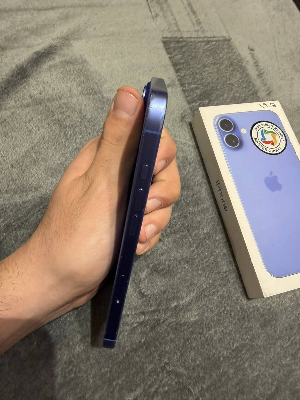 السلام عليكم iphone16 plus 128G الجهاز ماستر ممفتوح السعر 800,000 بغداد حي العدل ***********
