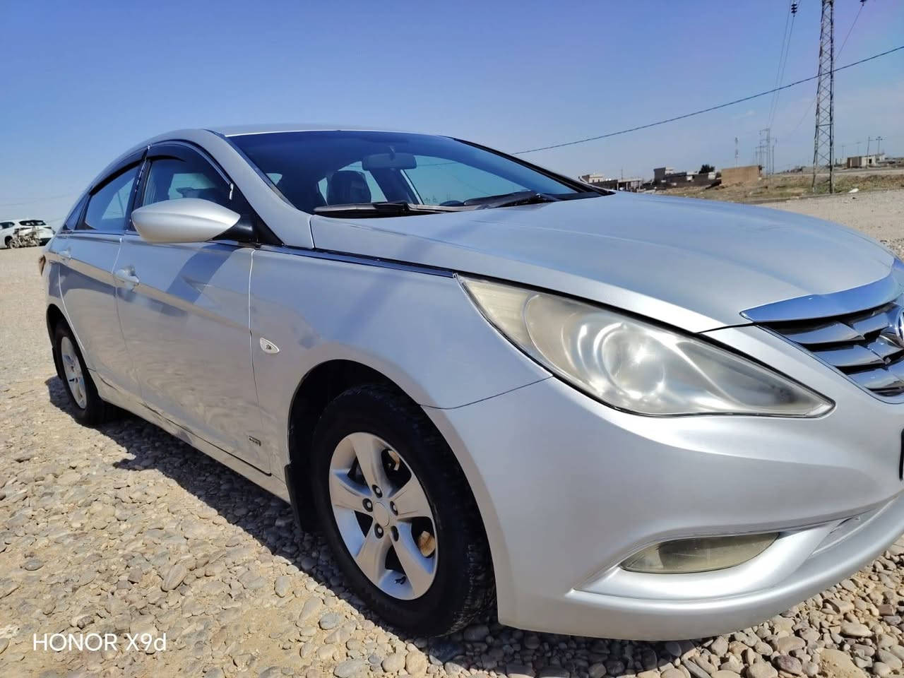 السلام عليكم
سوناتا أدوات
موديل 11
تحكم ستيرن 
مري شفط 
تايرات تخم جديد 
تبريد ثلج 
تدفئه فول
أحلا من الصور 
السيارة جديدة بمعنى الكلمه
محرك 2400
متومه أربيل بلادي يعني على أختها 
فول اوتوماتيك
السيارة مفوله و شوف العين السعر 50 وبيها مجال حك الجية
مكلف بالنشر رجاء لحد يراسلني خاص هذ رقم صاحب السيارة ***********
