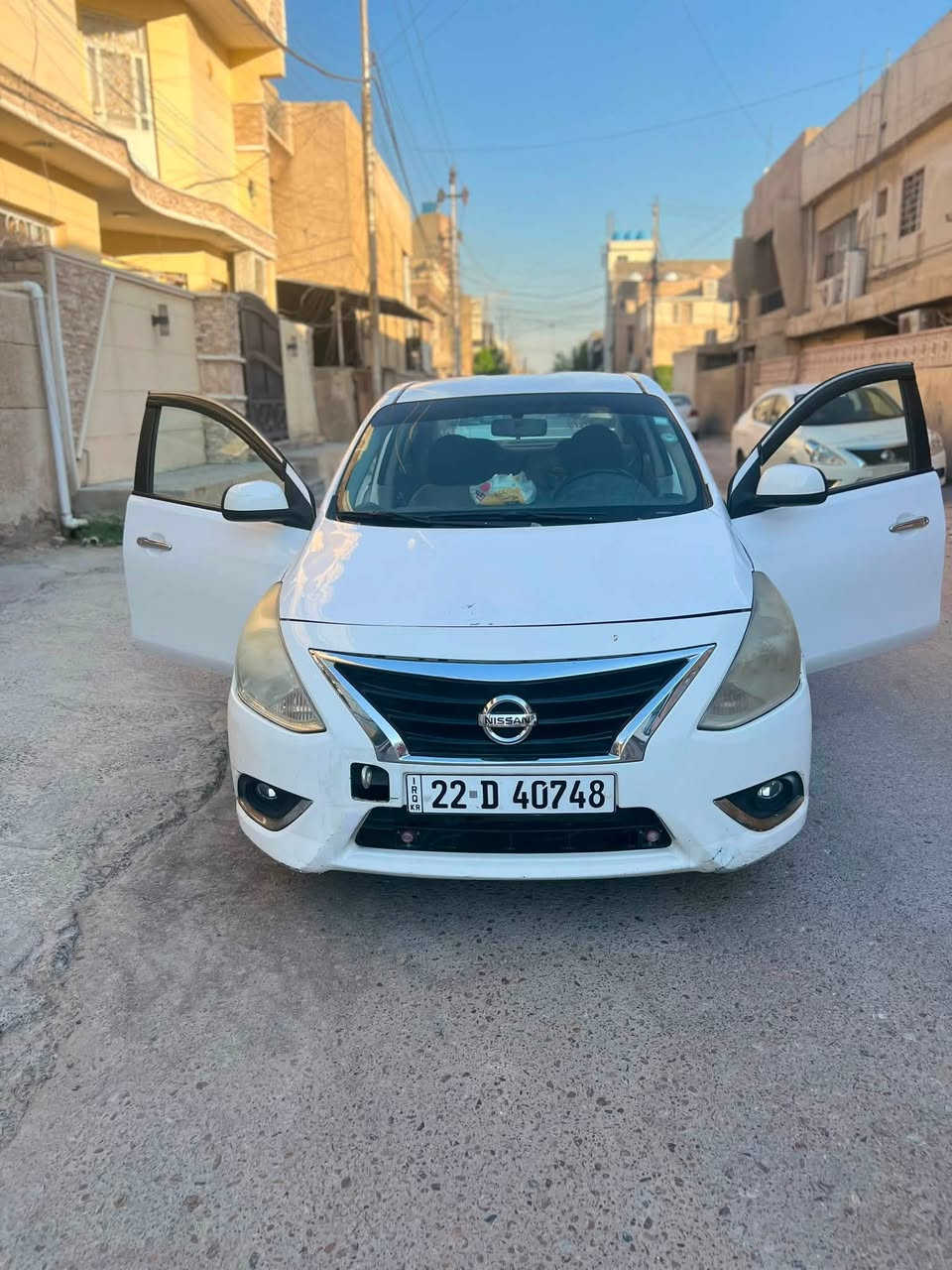 يالله للبيع 
نيسان سني 
موديل2017
لون ابيض 
السياره بيها منضومة غاز 
رقم أربيل الجديد سيارة باسمي
حادث السيارة 
جنطة وبيها جاملغ من جهه السايق
السعر 85 وبيها مجال 
العنوان بغداد دورة 
الرقم ***********
