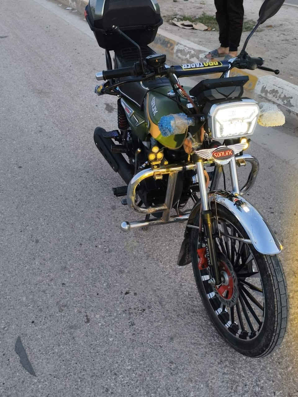 دراجه البيع موديل 25 محرك 200 ماشيه الفين 2000 بعده نضيف حيل الاستفسار عل هاذا الرقم ***********
