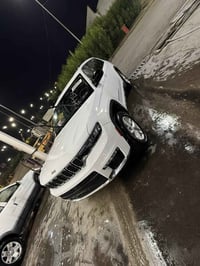 لبيع لبيع فقط  جيب لاريدو  موديل ٢٤  ماشيه ٢٨ الف ميل  رقم بغداد بسمي ...