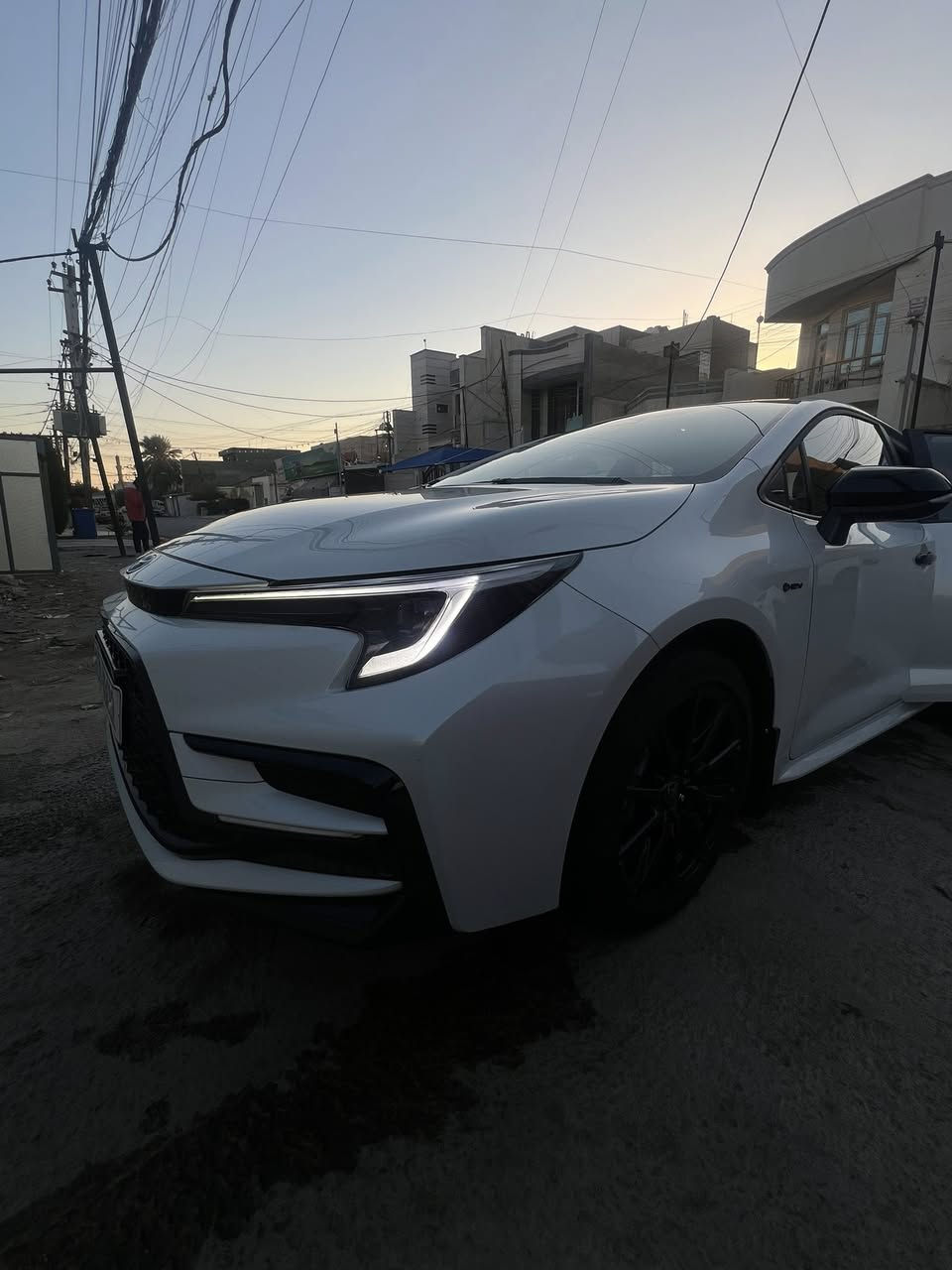 السلام عليكم
للبيع كورلا هايبرد بلاك ادشن بجم اس
بسمي رقم بغداد موديل 2025 ماشيه 5
فول اعلى فئة 
بدون صبغ 
السعر ١٧٢ 
للاستفسار ***********
