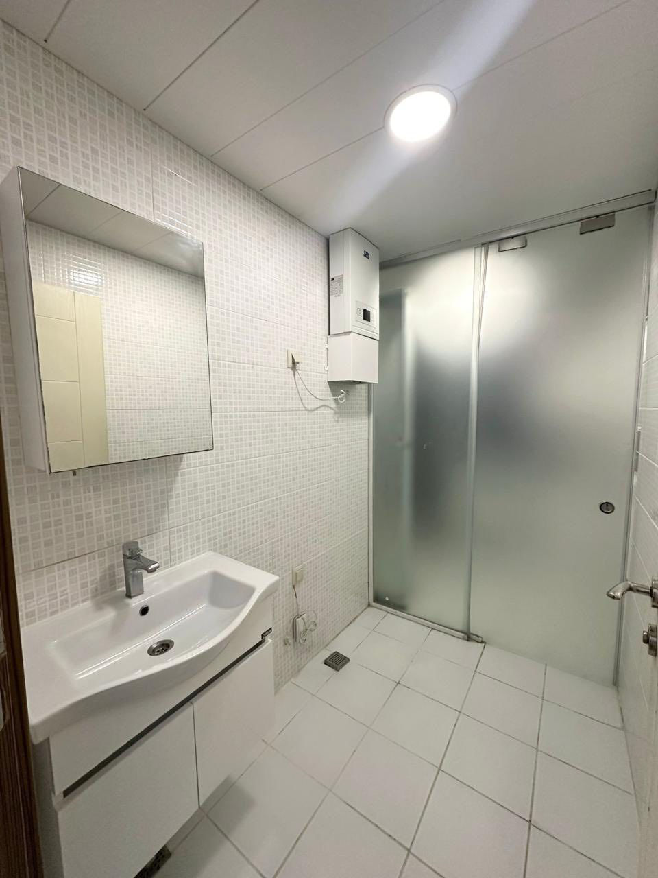 شووقە بۆ فرۆشتن   لە دیلان سیتی ٢ 
١٢٨ مەتر 
نهۆمی یەک واتا سەروو گراوند 

بۆ زانیاری زیاتر پەیوەندی بکەن 
***********
***********
