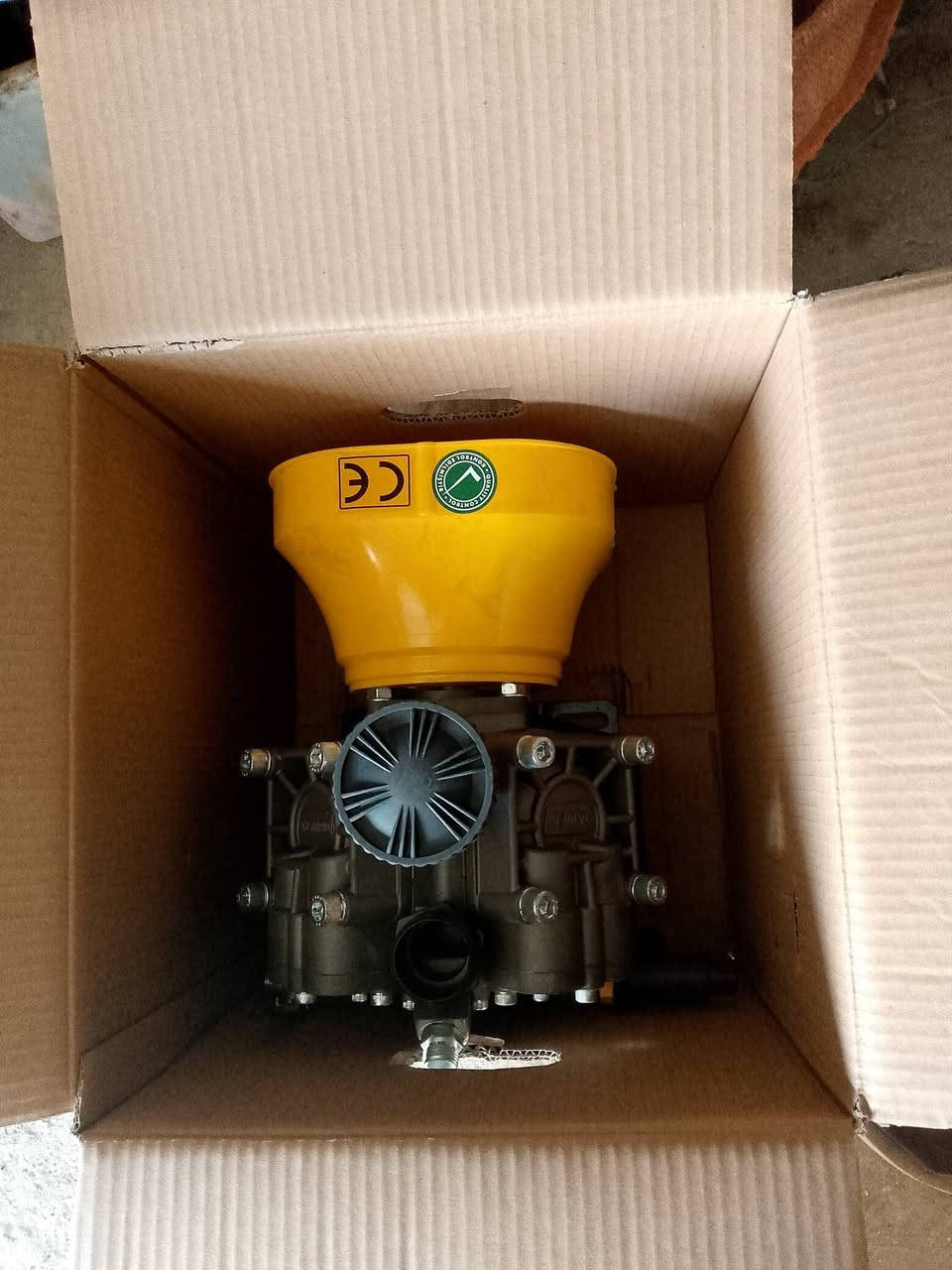 للبيع مواطير مرشات دوات حتياطية ناثرات  العزيزية***********//***********
