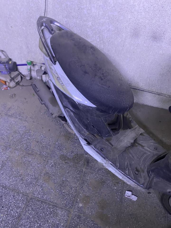 السلام عليكم دراجه للبيع شغاله بس كفراته تعبانه وبيه عطل بلك بس المكان بغداد حي العامل السعر 200الف وبيه مجال 
***********واتساب
