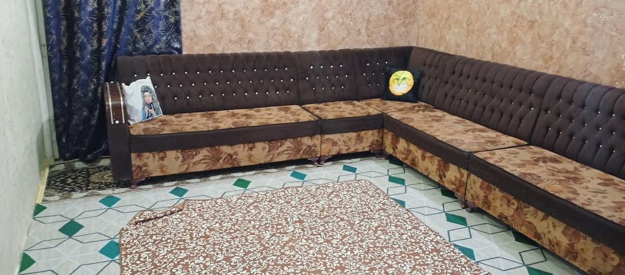 ديوان 10مقاعد نضيف كلش اي ضررمابي وياه مفارش سعره 175يوجد توصيل داخل كربلاء ***********
