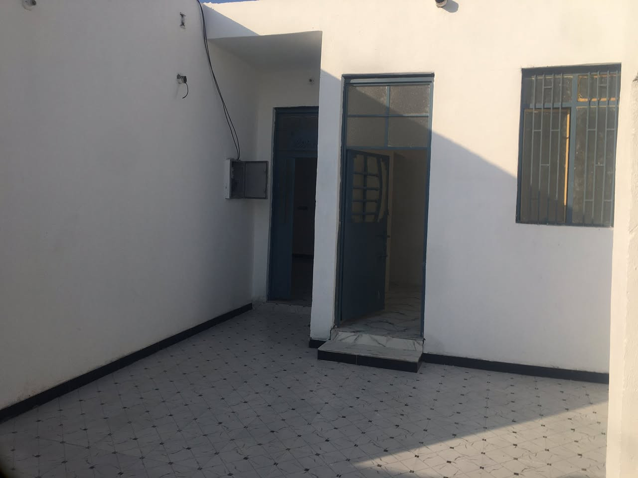 بيت مساحه 200متر زراعي حي الشهداء شارع باسم الحلاق  اتصال ***********/***********
