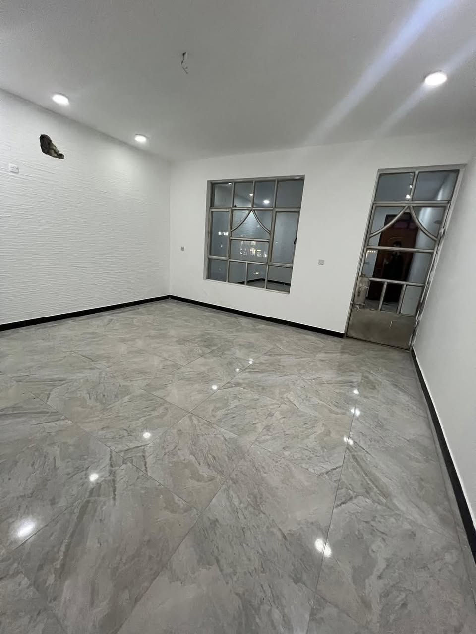 🔹 دار للإيجار 🔹
📍 الموقع: زيونة – محلة 718
📐 المساحة: 60 متر
🏠 الوصف: طابقين
 • غرفتا نوم
 • استقبال
 • مطبخ

📞 للاستفسار:
*********** — مهندس علي
*********** — أحمد

🏗 شركة نخبة المهندسين
