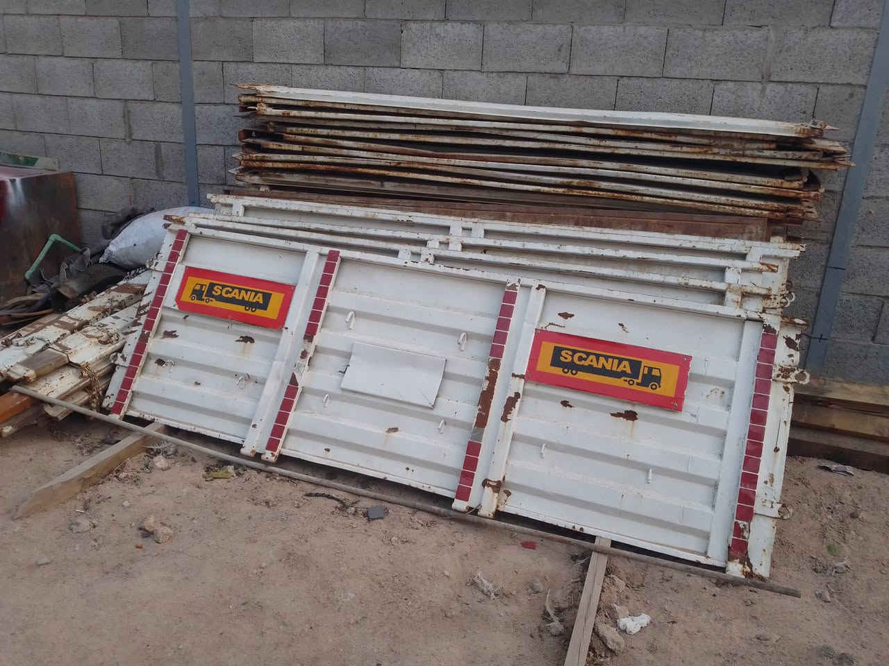 سلام عليكم البيع جناب شغل عبدالله جوهر رتفاع 120طبكتين طول 13 60جناب جديد سعر خاص رقم الهاتف الاستفسار ***********
