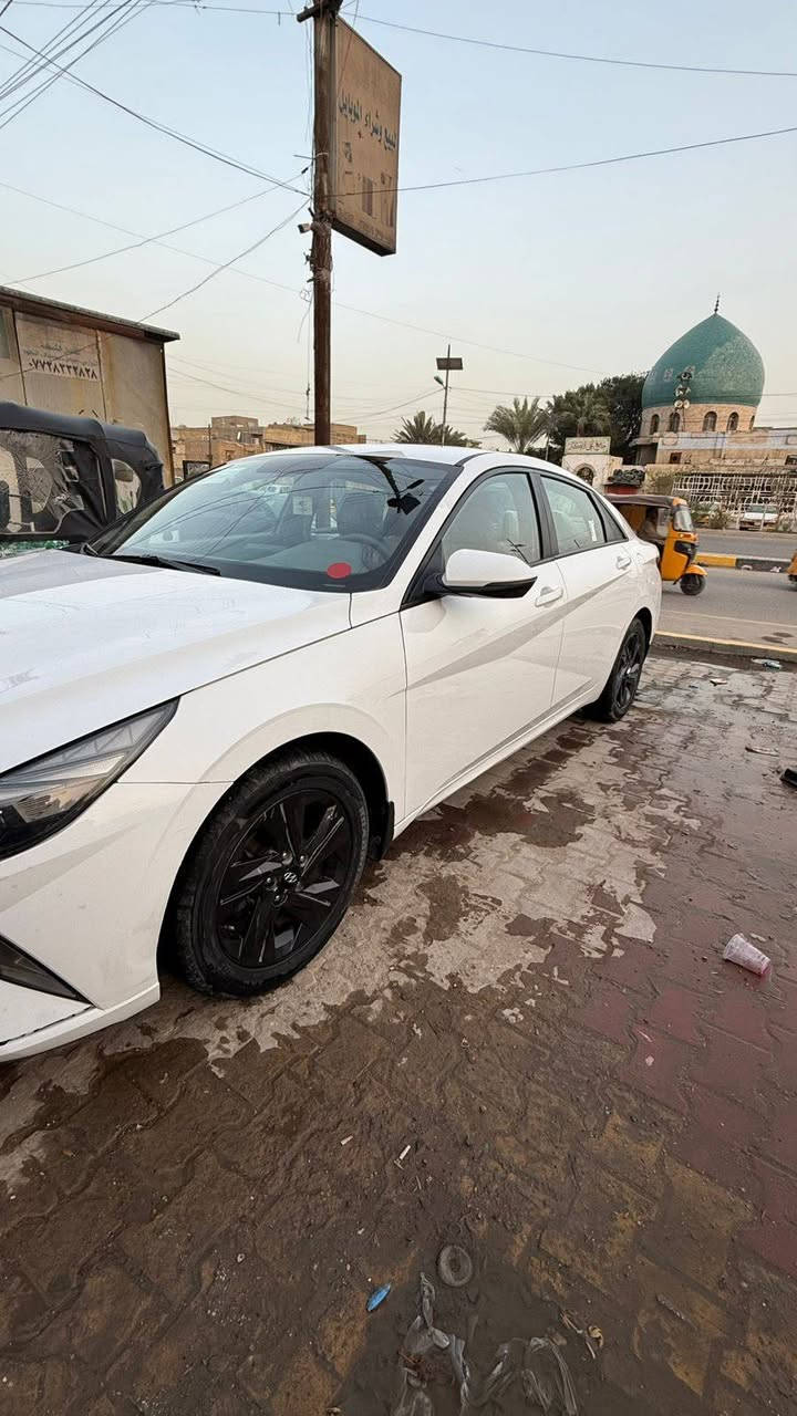 السلام عليكم اخوان 

النترا  موديل  21  خليجي  مكينه  2000 دوش للبيع 

السياره مكفولة من الضرر والصبغ بيها كدشبر صبغ بدوسه وسونارها ويه الصور

 حلوة ونضيفة وبالعافية على الياخذها باسمي شخصيا مكانها بغداد ورقمها بغداد 

السعر 155 وبيها مجال قليل 

للاستفسار /***********
