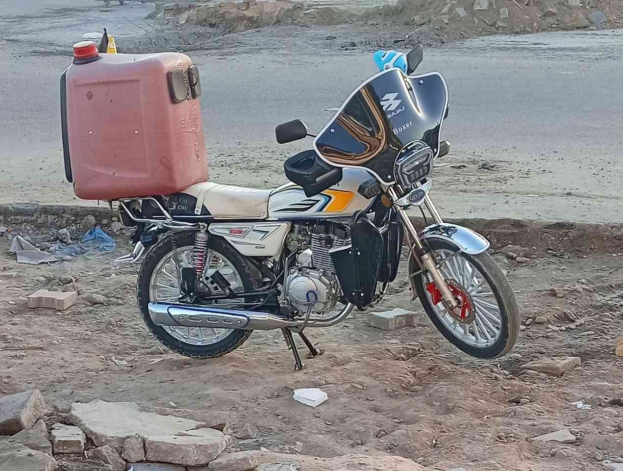 سلام عليكم دراجه سيفان بعده علا وضع الوكاله دراجه مكفوله من كلشي كفاله عامه ربع متصرف عليها جاهزه من كلشي  برغي ممفتوح بيها كهربايات كله شغاله دراجه مفوله موديل 2024 شهر12 نازله 2025 ب 900 الف وبيه مجال لشراي بغداد مدينه الصدر او بلديات ***********
