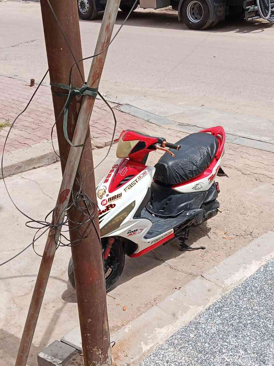 دراجه ماكس  مضلع مكينه ولا مفتوح برغي بيه  دراجه كلشي بيها ابلادي دراجه جديده  الرقم*********** السعر 500وبيها مجال قليل
