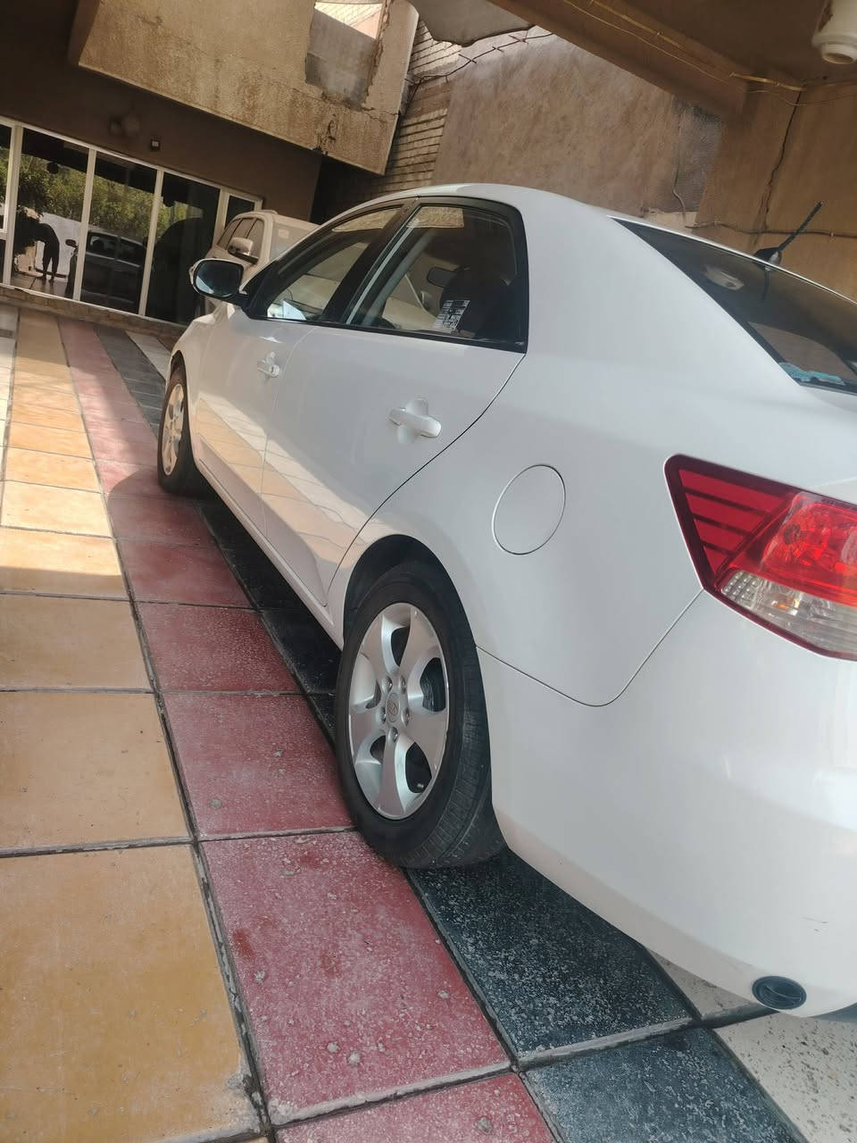سيراتو ٢٠١٠ خليجي للبيع 
مكفوله كفاله عامه من الصبغ والتبديل
محرك ١٦٠٠ كير مكينه صدر مكفولات 
ماشيه 178 الف كيلو 
مواصفات ( فتحه / تحكم ستيرن / حساس خلفي / تبريد بيانو / وباقي المواصفات المعروفه ) 
رقم - اربيل الجديد هزه وسنويه جديده 
مكاني بغداد 
السعر 103 وبي مجال جداً بسيط 
للاستفسار :- ***********

