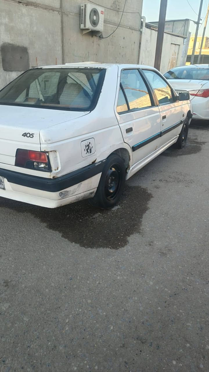 سلام عليكم سياره بيجو 405 للبيع ١٩ ورقه وهذه رقم الهاتف  *********** بي وتساب وشريحه البصرة, العراق
