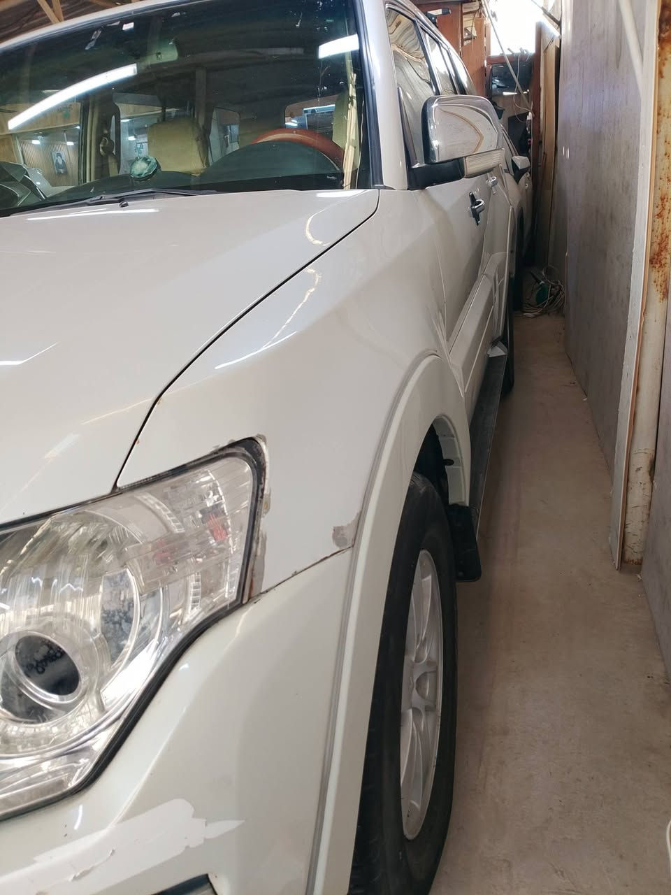 ..السلام عليكم 
باجيرو حبتور موديل 8 خليجي سياره فول مواصفات 
بي ربع جملغ مامي صبغ قليل فقط باقي كفاله عامه سونار موجود بل منشور.. كير محرك تبريد مكينه كفاله عامه 
تخم تاير شواصي مكفولات بلادي تبريد ثلج سياره جاهزه من كل نواحي بل عافيه ياخذها سعار 125$بي مجال حك جيتك العمله العنوان بغداد بلديات نتصل وتدلل 
***********
