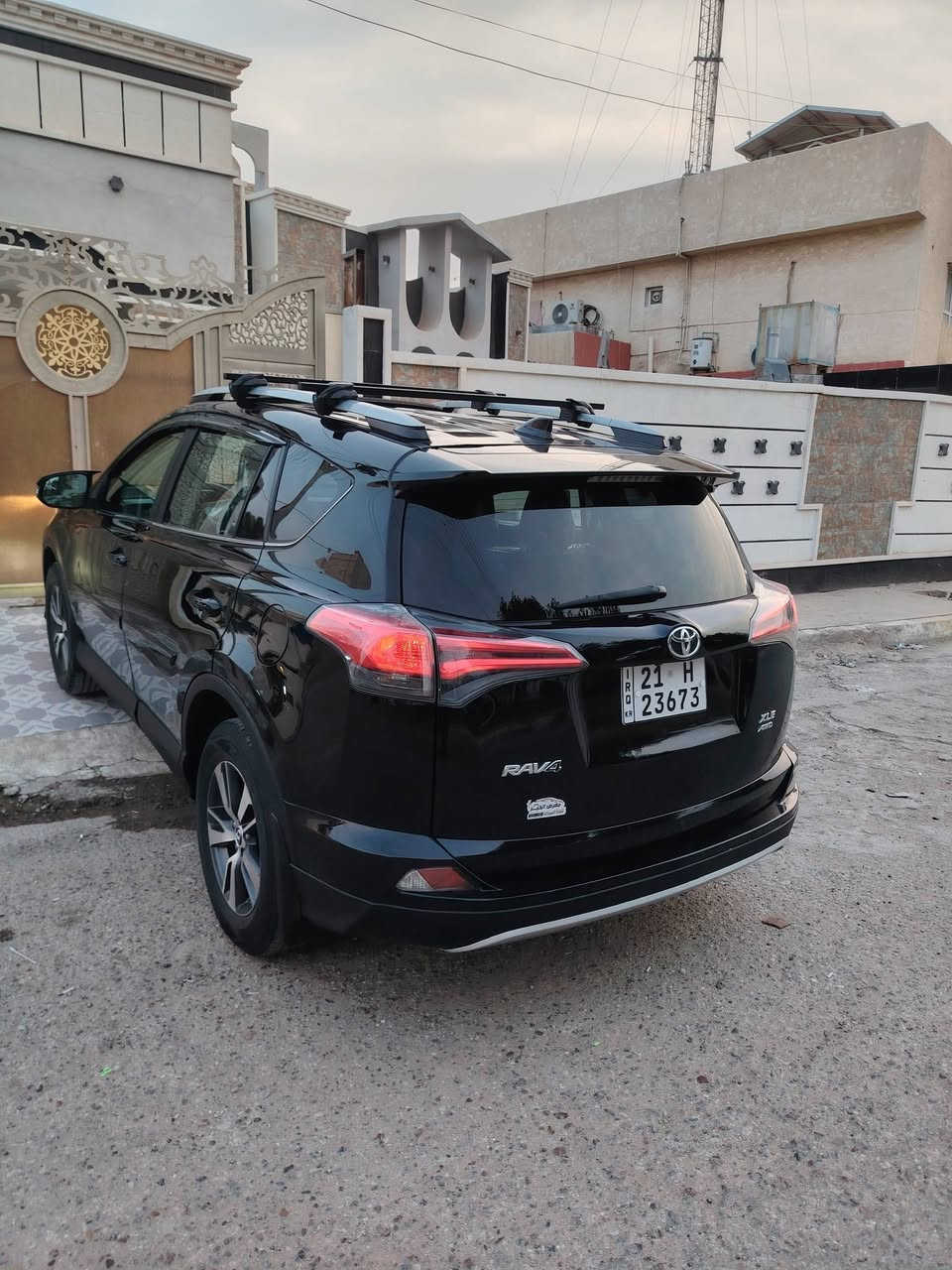 السلام عليكم رافور 2017 للبيع او مراوس XLE معروف اعله مواصفات فول  راس البنيد و جاملغ فقط بدون دواخل بدون ايرباك صور الحادث موجود عنواني الانبار الرمادي تواصل معي عله رقم ***********
***********
