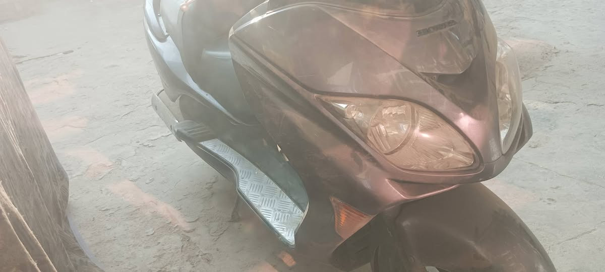 السلام عليكم فورزه 2008للبيع درجه نضيفه ***********
