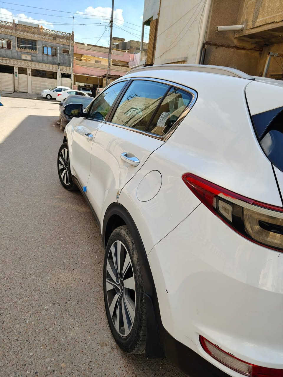 السلام عليكم ورحمة الله رمضان كريم كيا سبورتج مواصفات الدوليه العاديه موديل 2017 بيه ملاحظات بسيطه بدون صبغ السياره السعر 168 وبيه مجال قليل للاستفسار ***********
