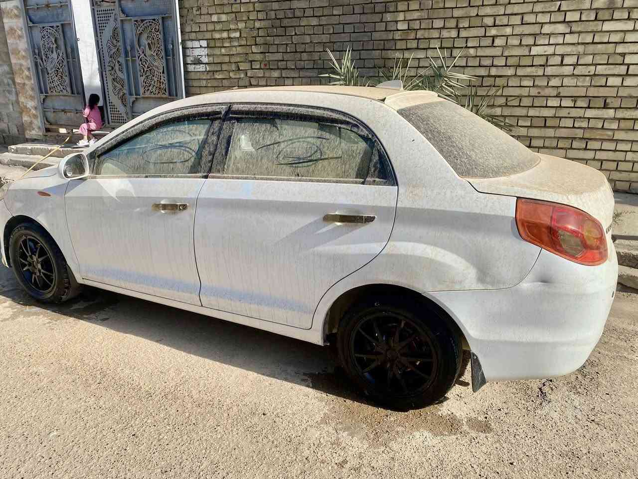 سلام عليكم شيري فلاوين موديل ٢٠١٣
كير عادي محرك ١٥٠٠
كلشي مابيه نقص سيارة كملة 
مابيه ضربة معمرة هلالات
ودوسات فقط وبيه جراد بل صبغ بنيد وقمارك
رقم بغداد مشروع وطني  سعر ٤٠ وبيه مجال 
رقم *********** بي وتساب
