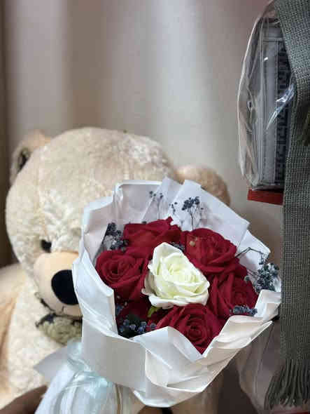 بوكيات ورد حسب الطلب 
#وفرنالكم هدايا لجميع المناسبات 🌹❤️🥰
الأنبار قضاء هيت حي الجمعيه شارع حامي مقابل مجمع الملكه 
***********
