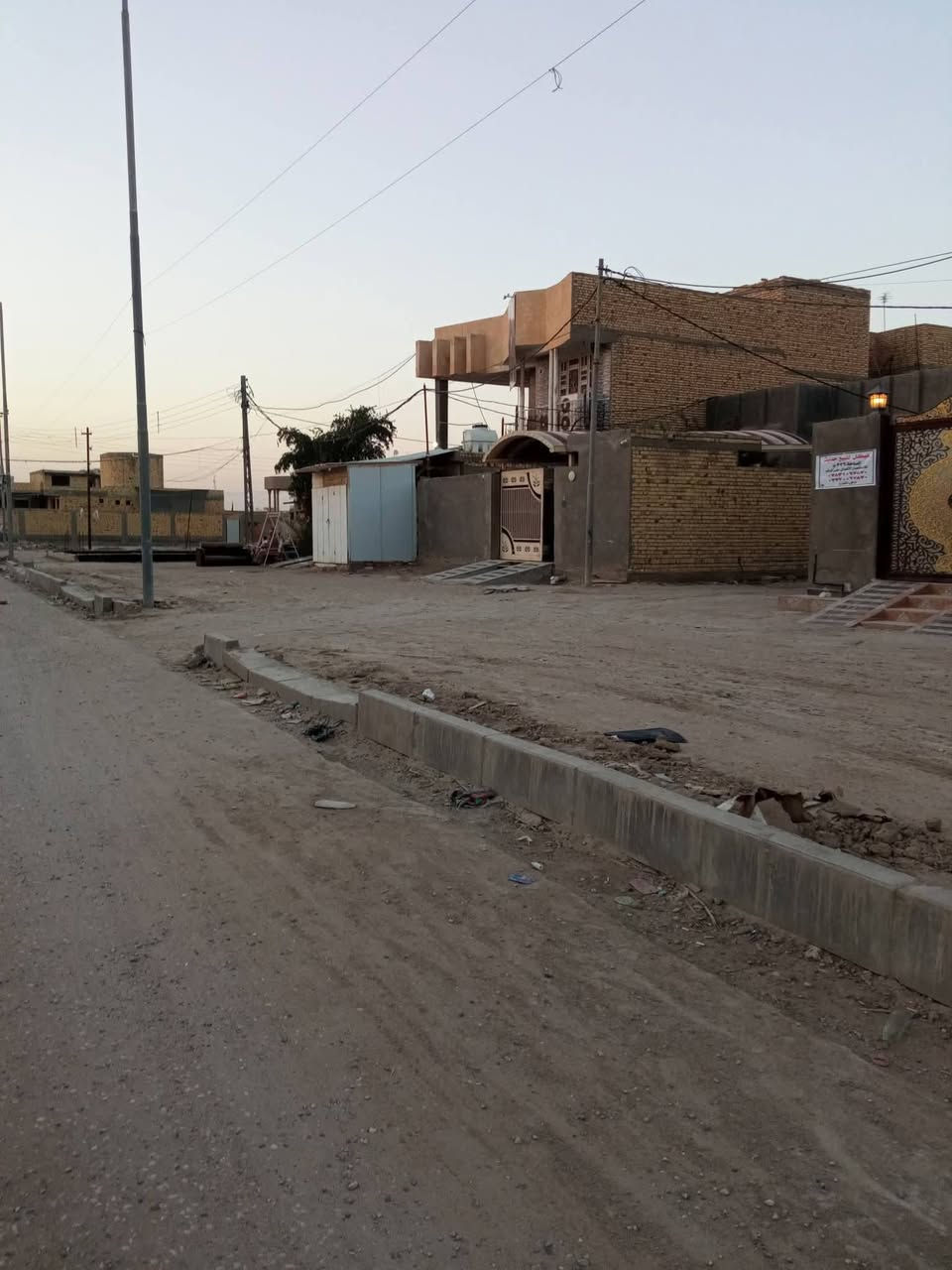 دار للبيع  عنوان سوق الشيوخ خنيطله 
مساحة ٢٢٦ زراعي  بناء طابوق  سقف مسلح كونكريت درجه اوله بناء حديث خريطه حديثه  السعر ٨٥  استفسار علق ب تم وتصل واتساب.


**إذا كنت صاحب هذا الإعلان وتريد حذفه لأي سبب، رجاءا أرسل رسالة إلى الدعم الفني**