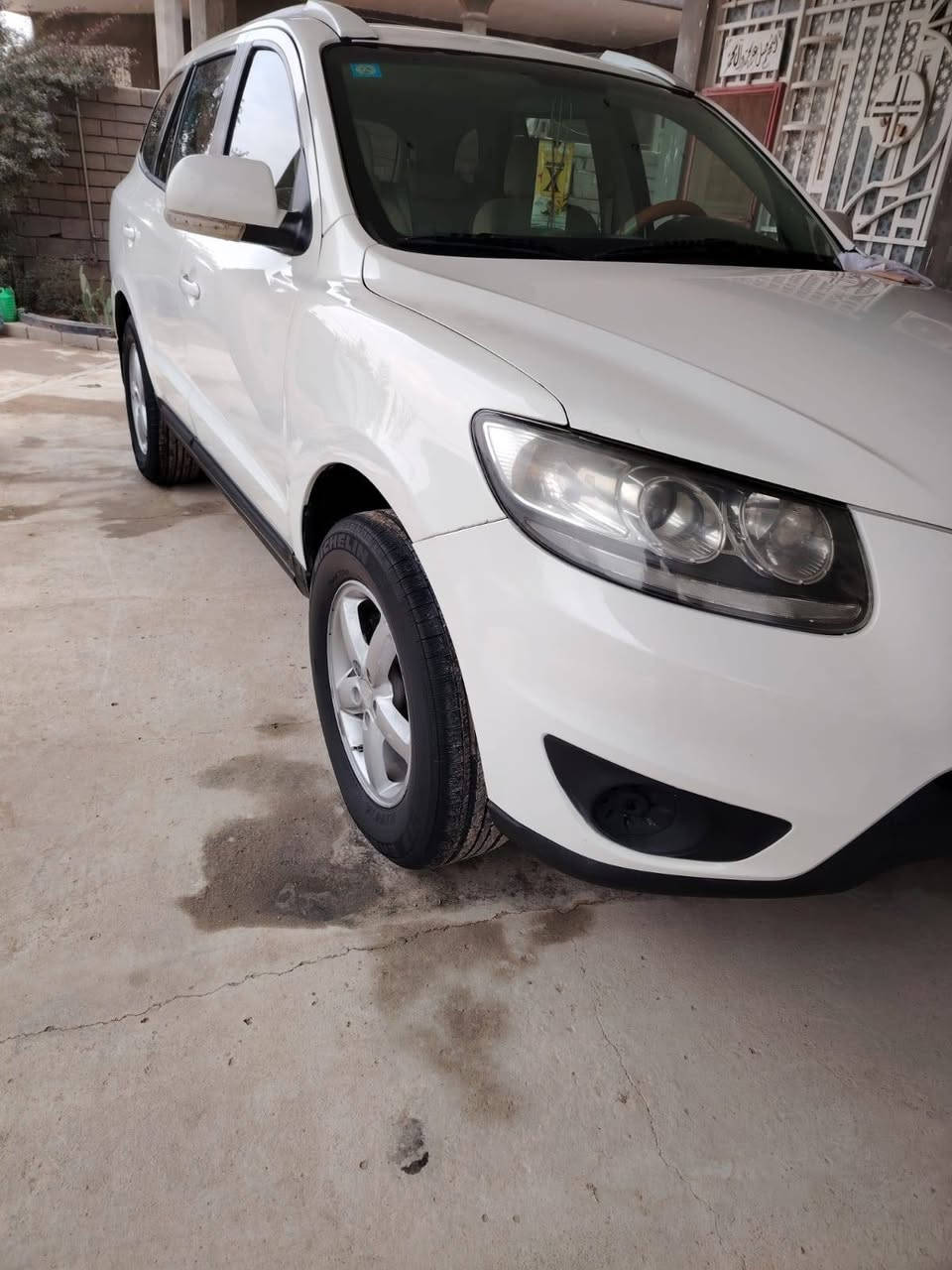 سنتافي 2010 سياره جاهز .مكينه كير حداده .
مكفوله من ظربه والتبديل .فقط بيها قطعتين صبغ بدون معجون .6 سلندر 2700
130 وبيها شي قليل 
***********
