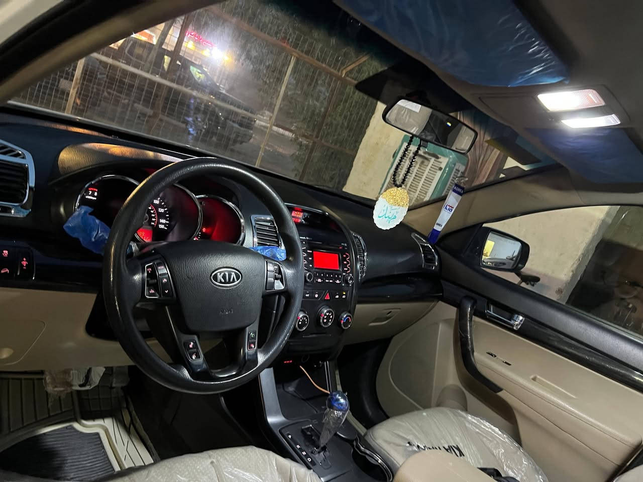 السلام عليكم
سورنتو 2012 وارد امريكي بدون ظرر
6 سلندر  مفتوح نص محرك 
ماشية 138م 
رقم صلاح الدين الانكليزي 
7 راكب تبريد 3 قطع داخل صحراوي
باسمي تحويل ثاني يوم 
السيارة ترايها للبصرة
السعر 150 ورقة$ وبيها مجال 
مكاني سامراء
***********
