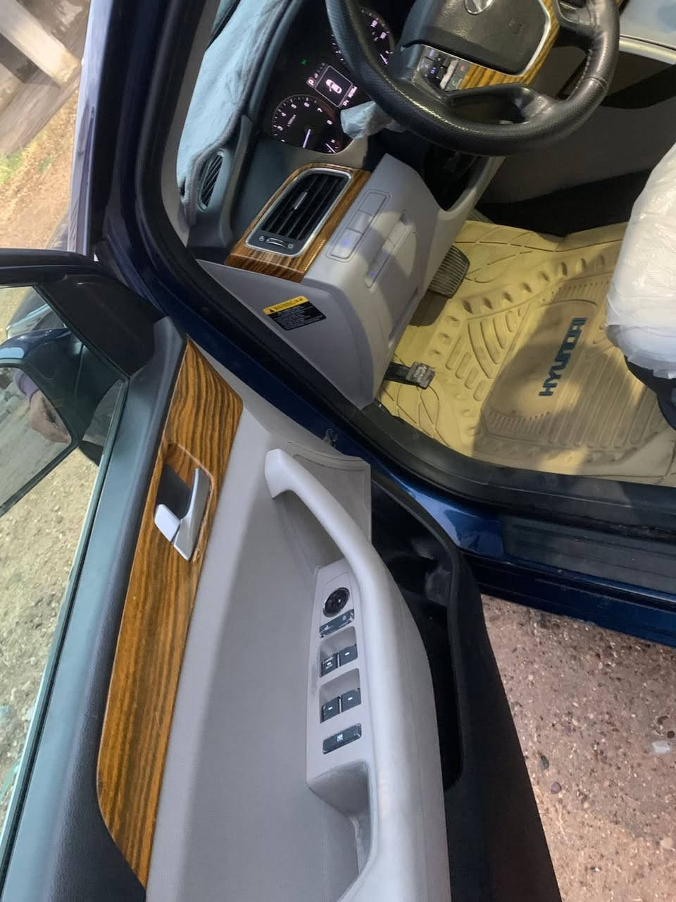 سوناتا امريكي 2016
حادثها بسطي نص الجاملغ الخلفي صبغ فقط 
الباقي ليبل واحد ومكفول من الصبغ 
رقم بغداد دولي 
ماشية 95 الف 
سيارة نظيفة وجاهزة من كلشي 
بدون اي نقص 
مكينة كير تبريد حدادية تخم تاير كله جاهز 
مكينة 2400 
السعر 122 ورقة 
مكاني  بغداد / الشعلة 
***********
