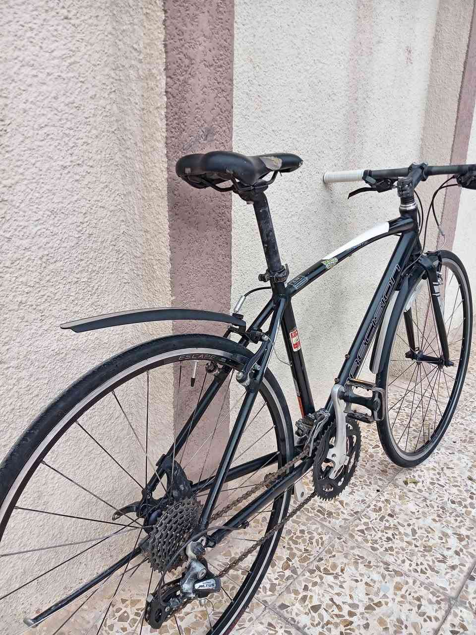 سلام عليكم
🔹#للـبيع_فقـط ☑

🔹دراجه ماركه برزيشن ياباني 🇯🇵
🔹معدن المنيوم
🔹سستم شيمانوا التوس 8×3
🔹بريكات تكتروا
🔹دراجه كامله ومضبطه 💯

🔹#سعـرها 125 بيها مجال حگ جيتگ
🔹#جانب_الايسر_حي_فلسطين


**إذا كنت صاحب هذا الإعلان وتريد حذفه لأي سبب، رجاءا أرسل رسالة إلى الدعم الفني**