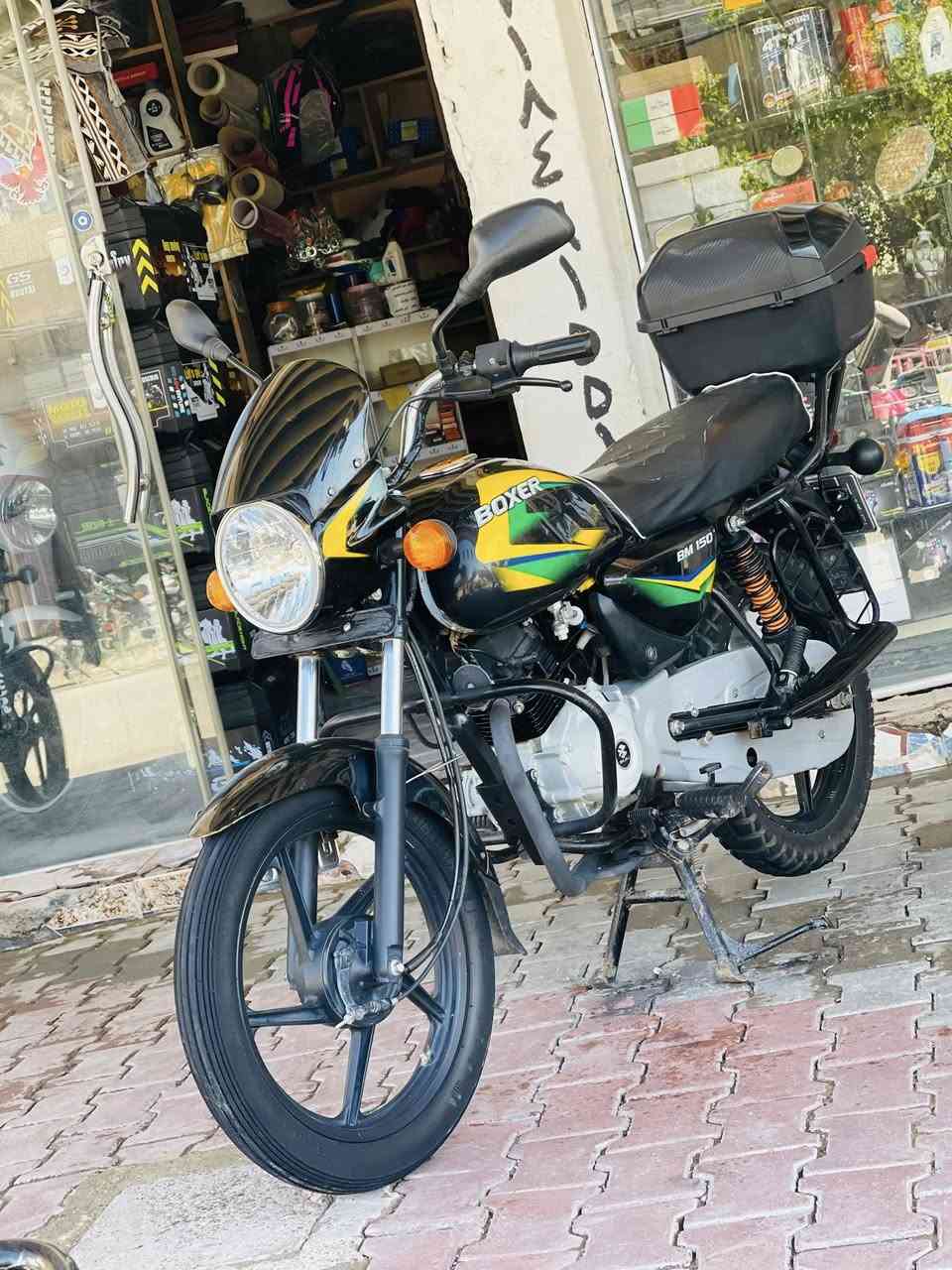 يالله السلام عليكم ورحمة الله وبركاته تحية طيبة 🫡
دراجة بوكسر كلاسك للبيع موديل 2023 كاملة والكمال لله

كل نقص مابيها جيب فيتر وفحص محرك 150 سي سي شرط برغي مامفتوح بيها رقم ديالى سنويه ولوحات  دبل سويج عداد نمر شغال بانزين شغال اشاير بلوجكتر درع لون مميز 💛

عنوان ديالى الخالص قرب فلكة مصطفى جواد 📍

واتساب ***********

اتصال ***********

#الجميع
