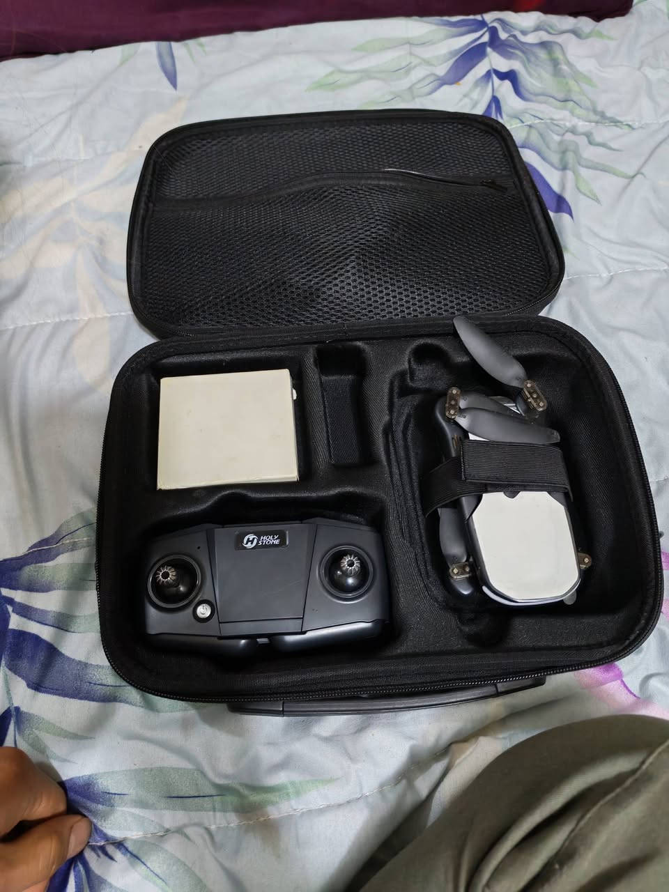 ماركهhs  درون للبيع مع كامل ملحقات جديدة ريش اضافيات بطاريتين وشاحنه  جنطه كامله مكمله  للبيع مكاني بغداد الحسينيه  ***********
