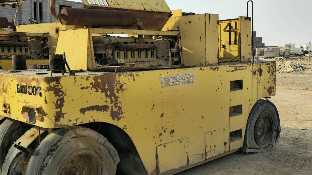 من رخصه الادمن 
السلام عليكم حادلات مطاطيه  للبيع عدد 2 
موديل 1981
محركات جدد  بس متروكات بعدهن بصبغ الشركه 
مكان الرمادي  
للاستفسار اكثر الاتصال على الرقم 
***********
