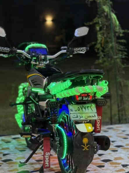 السلام عليكم دراجه للبيع موديل 25 محرك 200 دراجه كدامك نضافه وترتيب اي نقص مابيها دراجه مامسجله بيها اوراق ثنين وصل شراء او ورقه مواصفات الدراجه  قفلت عندي 130 السعر مليون و150 وبيها مجال هذا رقمي *********** متواجد 24 ساعه
