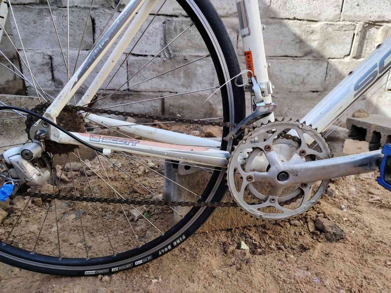 للبيع
الرود ماركة سكوت //فريم المنيوم ماشه كاربون 

//نمرات 2/8

//زوج تايرات جديد 25c

/ حجم سمول(S) 52

/سستم شيمانو سورا 

 سعر (240)
/
/
/
C700 ماركة لويس فريم بل كامل المنيوم

سستم شيمانو + بريكات تيكترو + الوياله ماركه جاينت 

حجم 42c

تايرات 38c

 سعر 150

للستفسار خاص او رقم ***********

عنوان البصره الزبير

((((( ماعندي توصيل)))))
