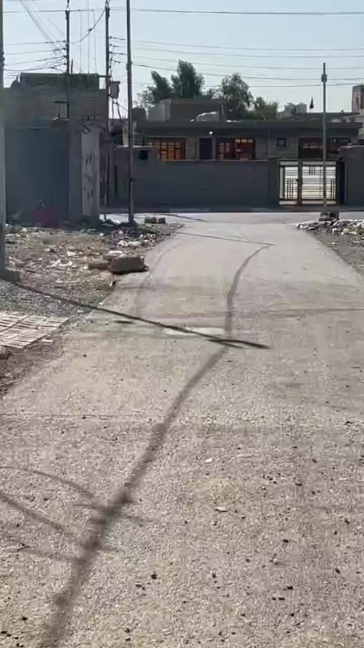 بيت ١٢٠م للبيع زراعي خدمات كامله  ماء كهرباء مجاري تبليط
المعامل قضاء الزوراء شارع البحيره
***********
