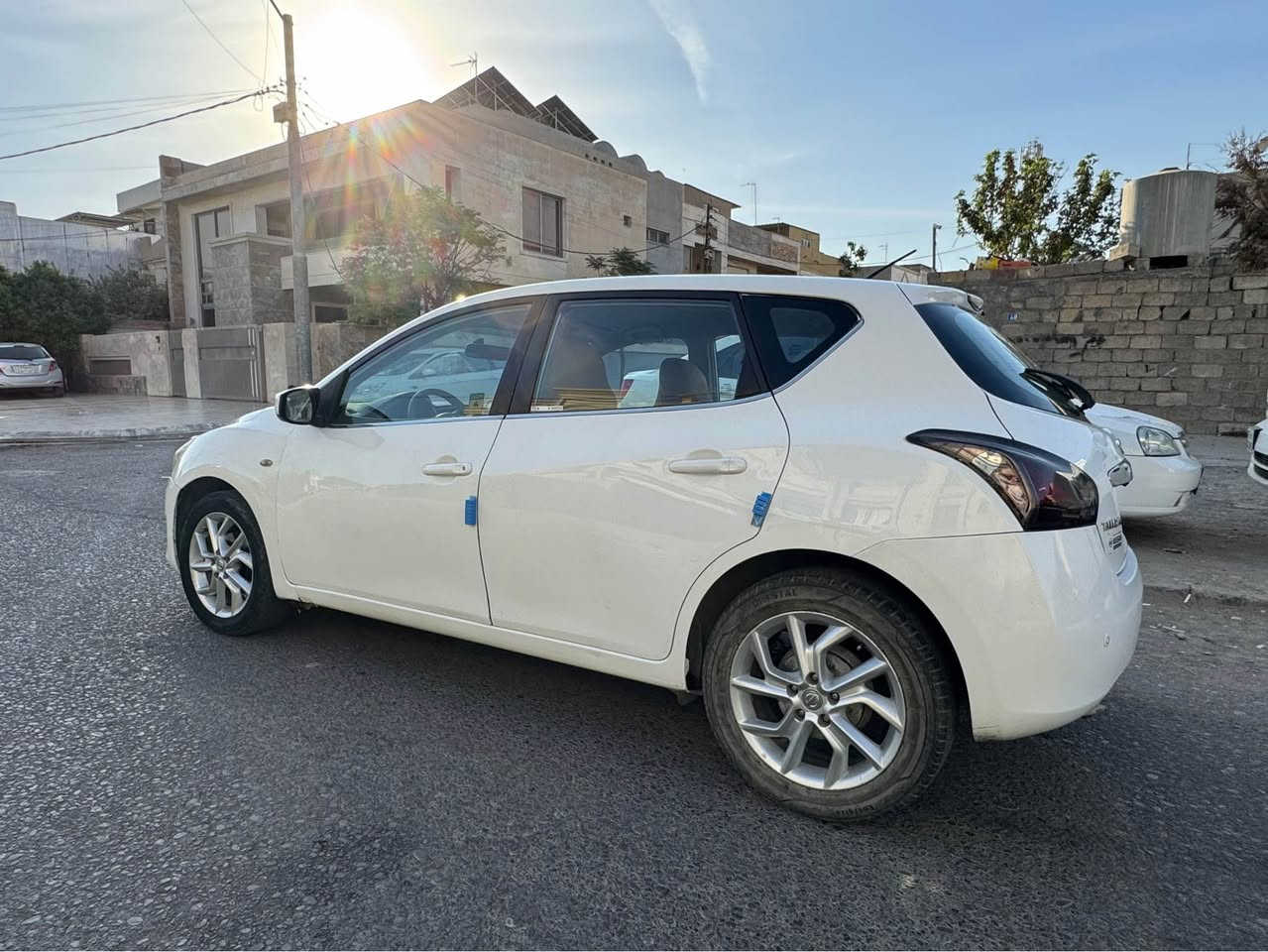 فروشتنى خيرا نيسان تيدا موديل 2014 مواسةفات خةليجى گيرومةكينةى بةشةرت 2پارچةو نيوى بوياغه  بى ناوگرتن بى ئيرباگ سةيارةكه زور جوانه هوموو شتى بةشةرته پيش و پشتى كةپسه بةناوى خومانه تةحويل و غةرامه بةشةرت سةعرى 100 وةرةقةو معامةله ژمارةى موبايل *********** أربيل, العراق
