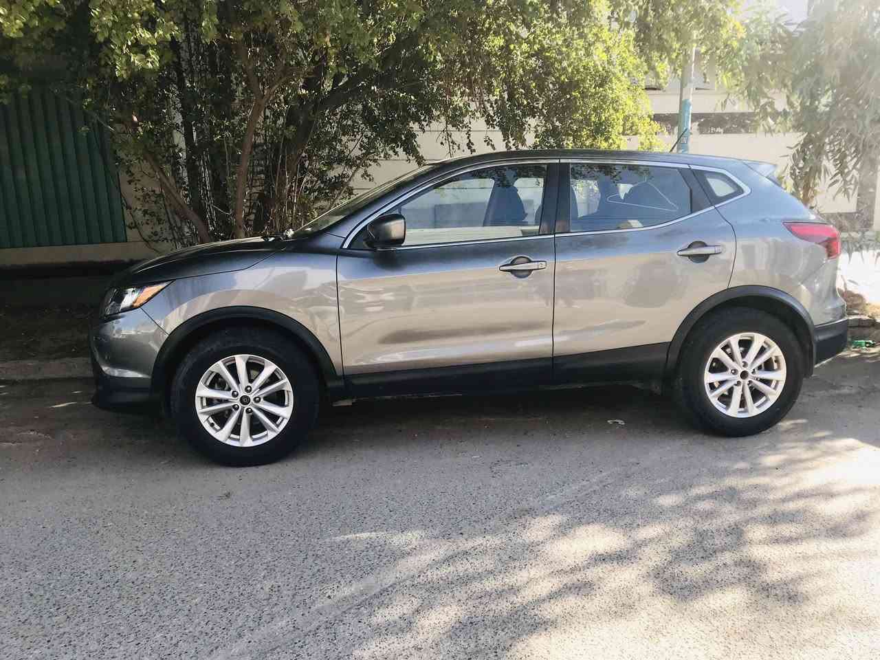 السلام عليكم
نيسان روج 2017 
امريكي مكفول بدون ضرر وبدون غرق  على وضع البلاد مابيهه شي مبدل كلشي شركه ماكو اي نقص بيهه السبير مالتهه ما مستعمل سنويه جديده تحويل مباشر بيهه فقط شخوط بالدعاميه ورصعه بالباب مال الصدر السياره مكفوله من الصبغ او اي تبديل نضيفه كلش مكان السياره الرمادي حصيبه الشرقيه 
السعر المطلوب 143 ورقه 
***********
