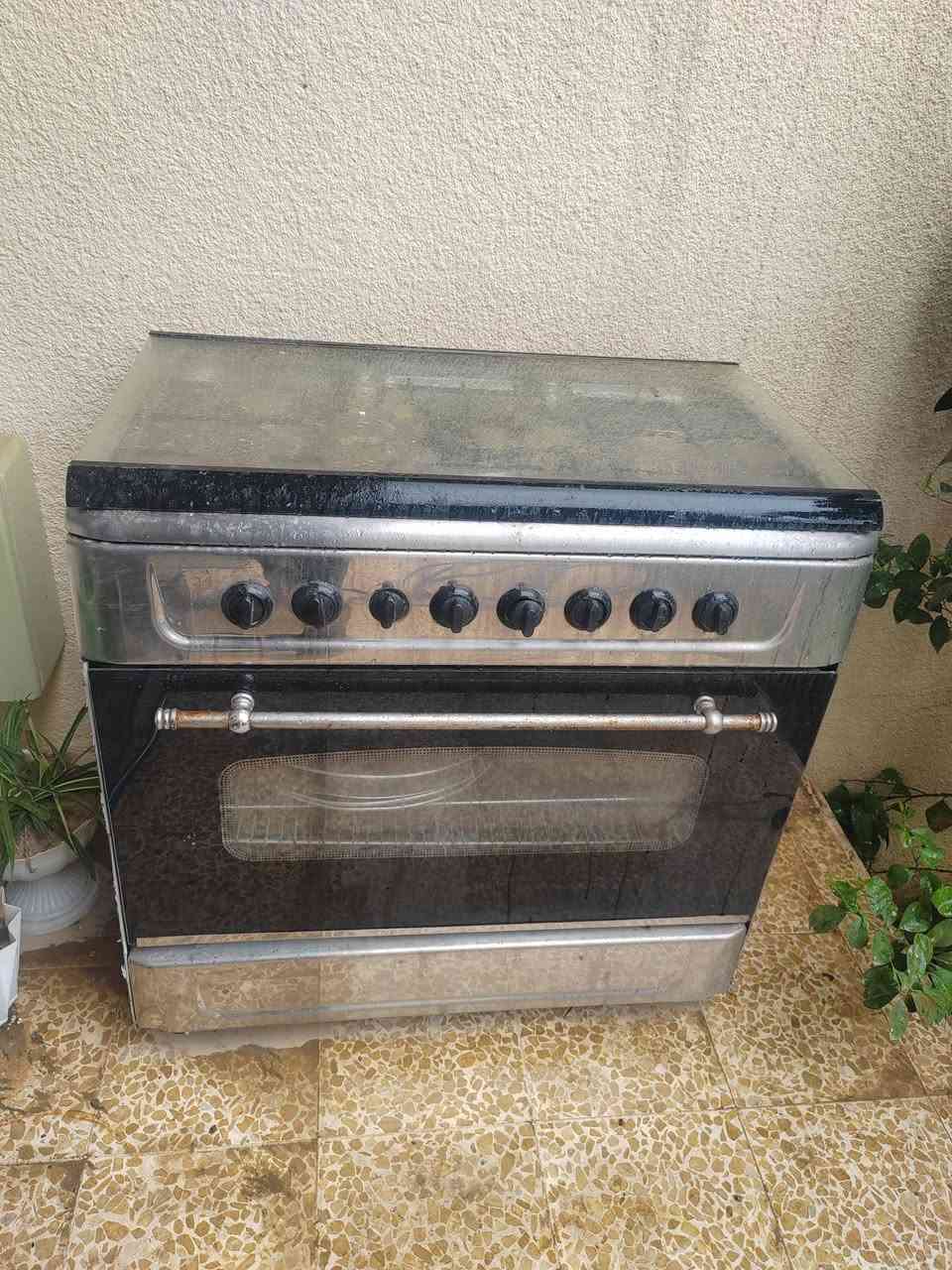 السلام عليكم طباخ للبيع السعر 150 شغال كامل اتصال ع الرقم ***********
