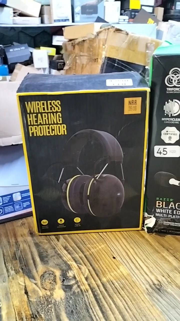 من رخصة الأدمن
السلام عليكم
سماعات لكطه الي تعجبه وحده يشرفني خاص
ملكة العزل Sony WH-1000XM4
السعر: 190,000

الأناقة والقوة تجتمع باللون الأبيض! 🤍 سماعة Razer Blackshark V2 X (White Edition) 
الكمية محدوده جداً السعر: 45,000

الراحة اللي ما تخلص وية SteelSeries Arctis Nova 1 🎧
مايكروفون يختفي بداخل السماعة (Retractable)
السعر: 70,000 دينار.. الأداء والراحة بمكان واحد

الخفة والأداء Razer Kraken X Lite
وزنها 250 غرام بس
تدعم صوت محيطي 7.1 لتحديد أماكن الأعداء بدقة.
مايكروفون مرن وقابل للتعديل.
السعر: 45,000

للأعمال الشاقة والتركيز العالي
 Wireless Hearing Protector.
حماية كاملة للأذن من الضوضاء العالية (المصانع، الورش، الرماية).
ربط بلوتوث للمكالمات والموسيقى وأنت تشتغل.
تصميم متين جداً وبطارية طويلة الأمد
البسها وانسه الحواليك اخر قطعتين
السعر: خاص
(الاستفسار ع الخاص)


**إذا كنت صاحب هذا الإعلان وتريد حذفه لأي سبب، رجاءا أرسل رسالة إلى الدعم الفني**