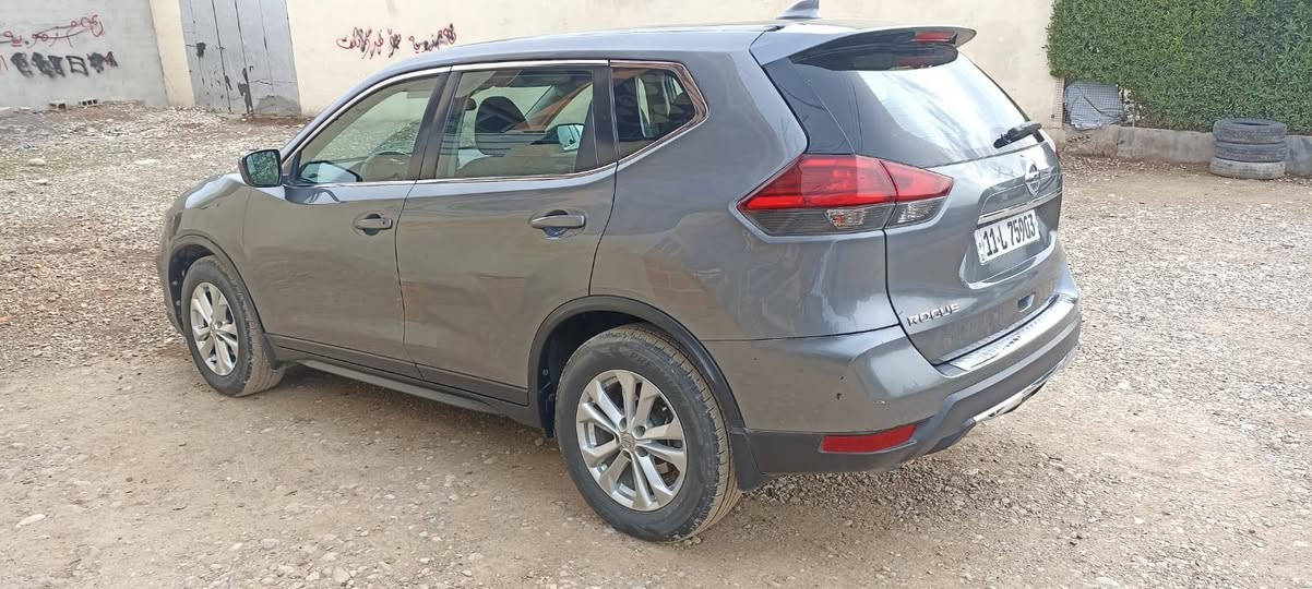 توجد نيسان روج للبيع.. مكان السيارة.. ديالى.. المقدادية.. حمرين.. رقم بغداد.. دولي.. موديل.. 2020 ماشية 60 ألف..ضرر بس بنيد بدون دواخل. شرط تحويل.. سيارة نظيفة بمعنى الكلمة خير من الله. مالت جناي... السعر 140 رقم ت ***********
