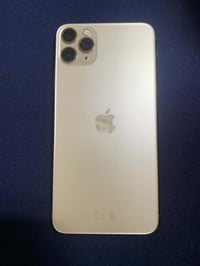 ايفون 11 برو ماكس ذاكره 256  بطاريه 70 مايصرف شحن  الجهاز بلادي مامفتو...