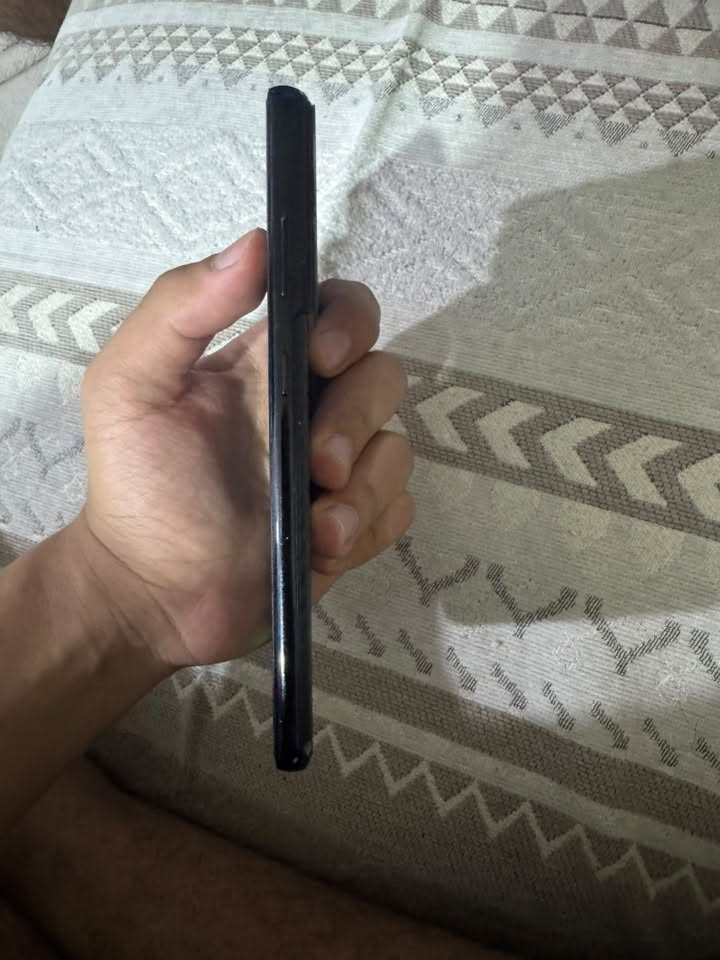 سلام عليكم جلكسي أس ٢١ التره ذاكره ١٢٨ الجهاز مكفول من كلشي فقط بي هاي النقطه وما مثره عله لمس جهاز نضيف وما بي اي مشكله الجهاز للبيع أو مراوس بهونر سعره ٣٠٠ مكاني كربلاء حسينيه جريه رقم ***********
