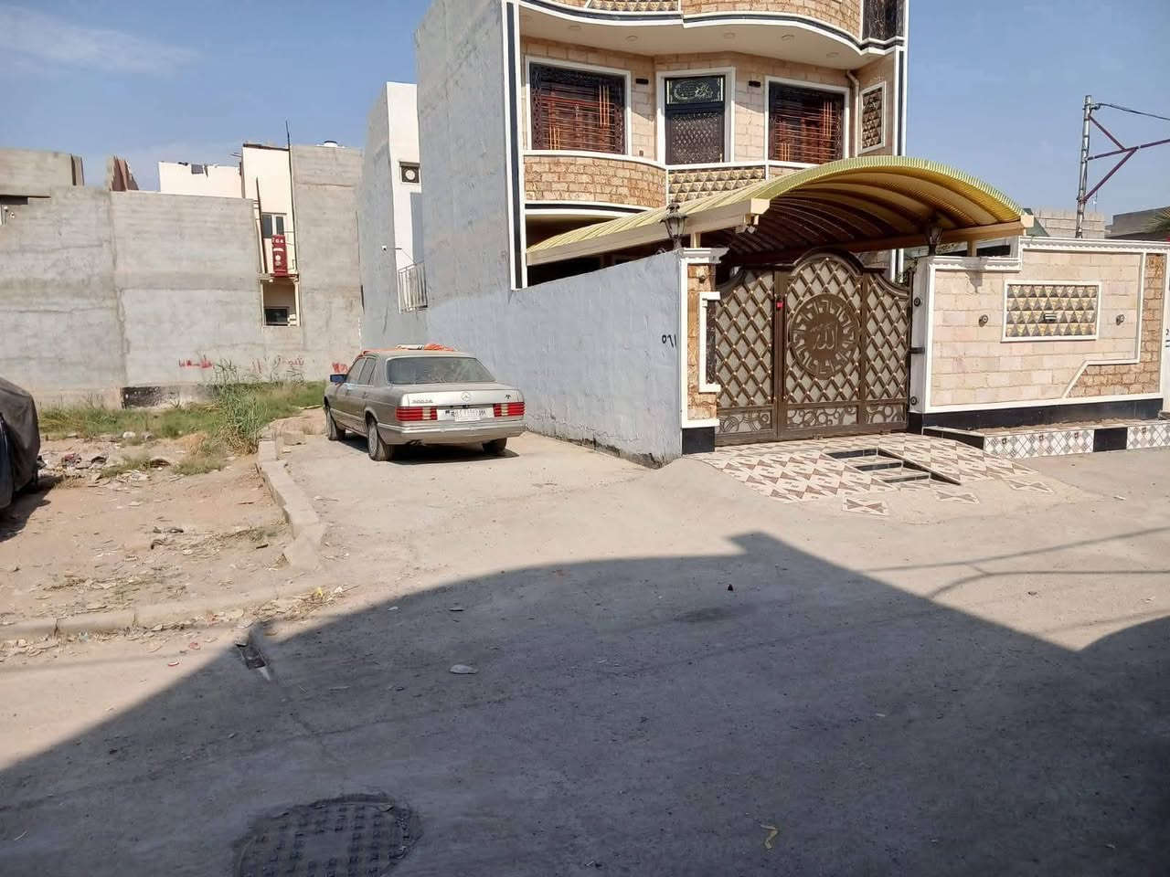 السلام عليكم .قطعة ارض للبيع المساحة 200 واجهة 8وربع منطقة دور الزراعة الثانية .منطقة كافة الخدمات متوفرة بيهة .سند زراعي 25 يعني سند اصلي وسهم .للاستفسار اكثر ***********  متوفر واتس اب .
