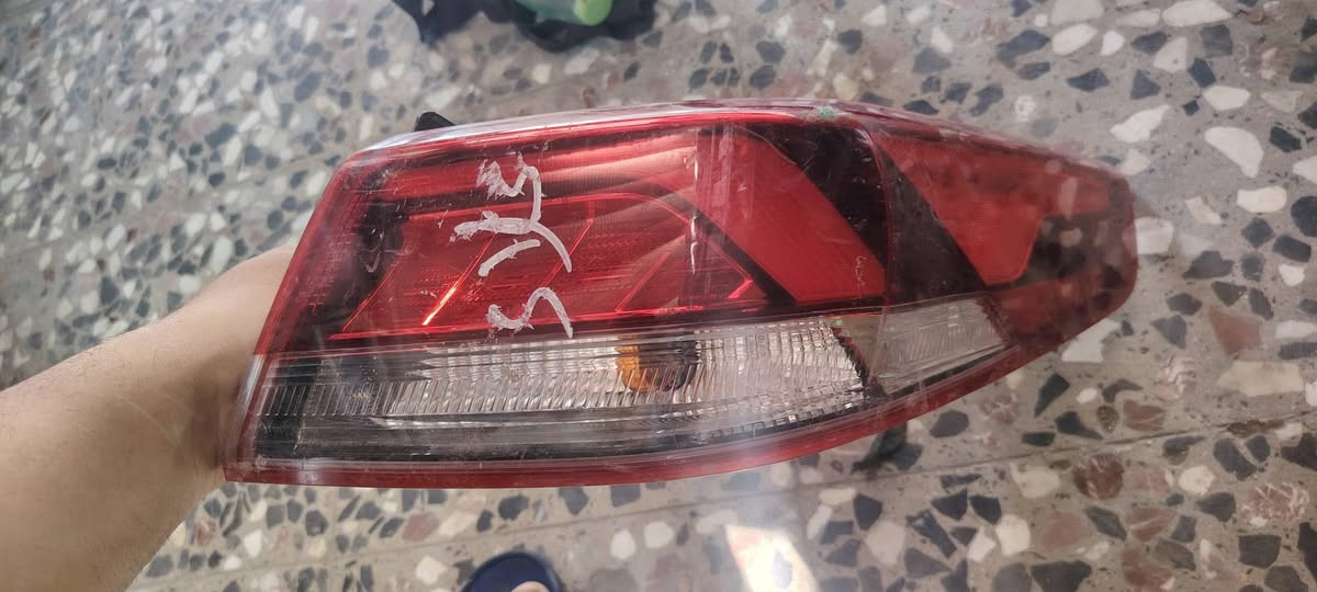 بك لايتك   اوبتما 2020 الجانب الايمن السعر ٧٠ الف اصلي تفصيخ  مكاني نجف ***********
