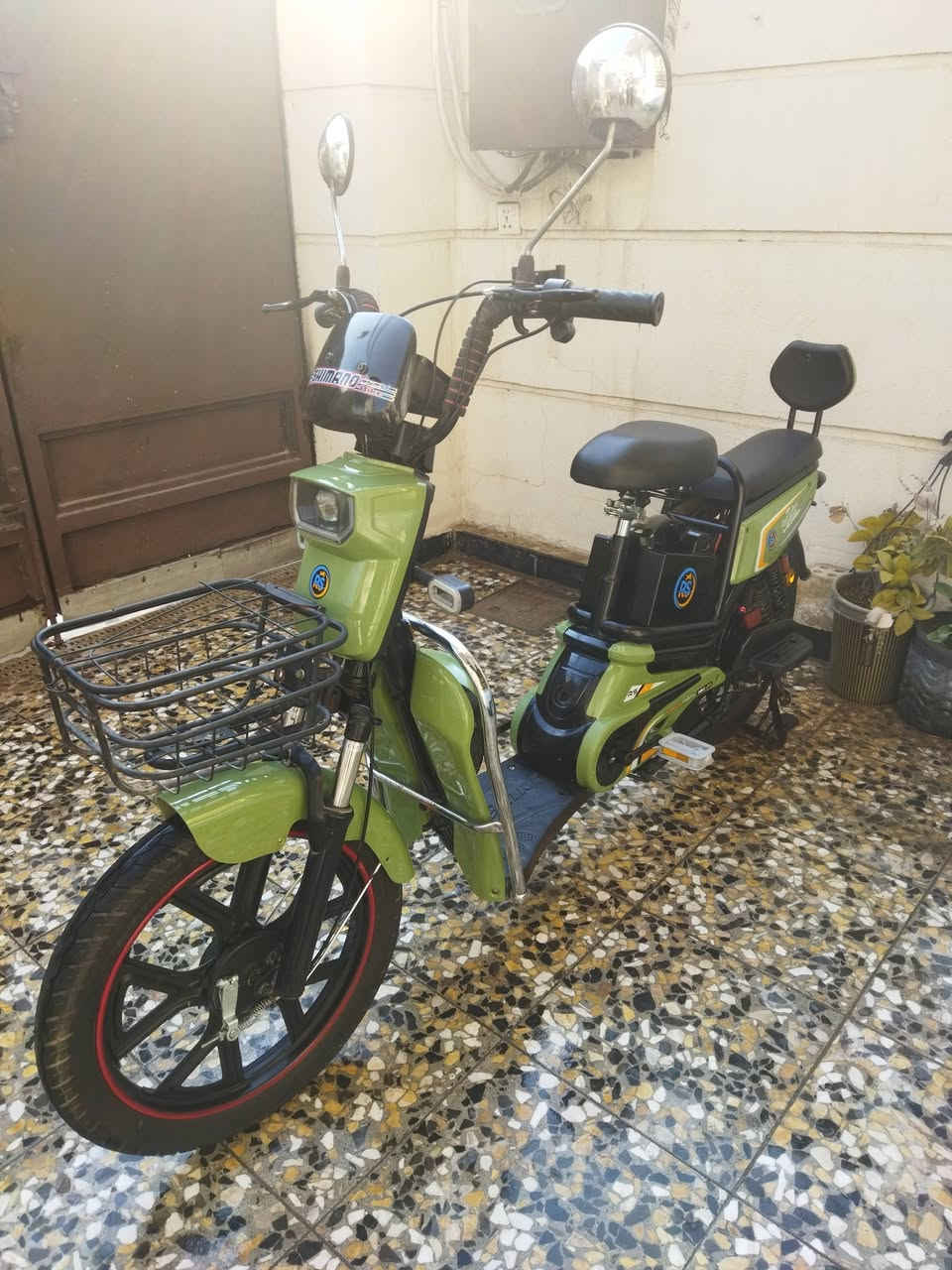 دراجه شحن حجم 20
مديل 25
5بطاريات 
مديل حديث 
كامله كل نقص مابيه استخدام قليل اقل شهرين 
السعر 350
بغداد المشتل 
***********
